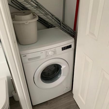 Platform Avenues Apartment 2 With Free Street Parking Kingston upon Hull Kültér fotó