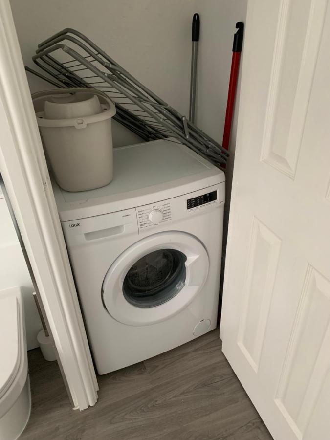 Platform Avenues Apartment 2 With Free Street Parking Kingston upon Hull Kültér fotó