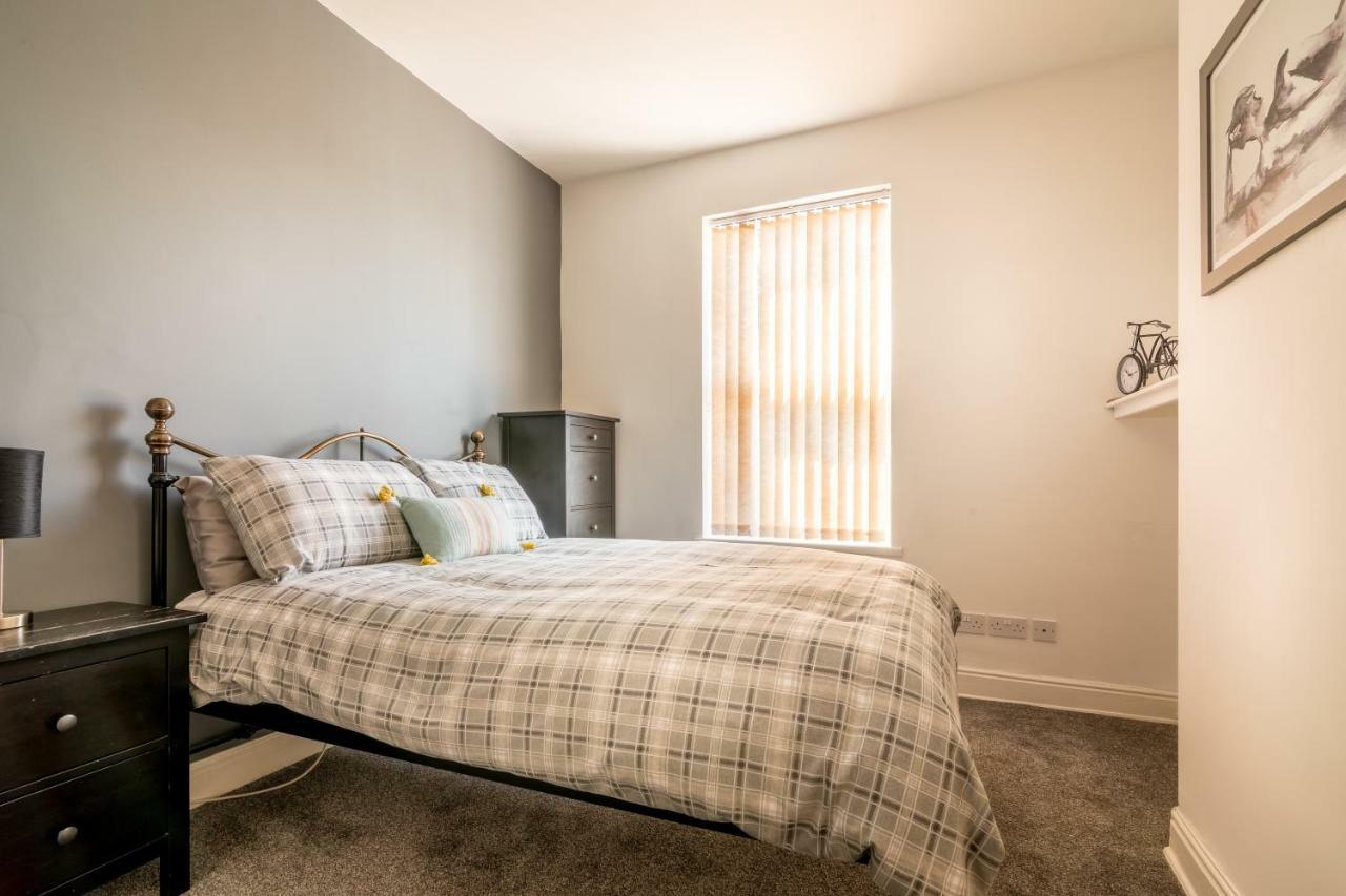 Platform Avenues Apartment 2 With Free Street Parking Kingston upon Hull Kültér fotó
